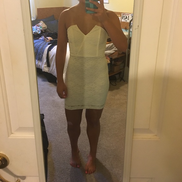 White lace bodycon - Picture 1 of 3