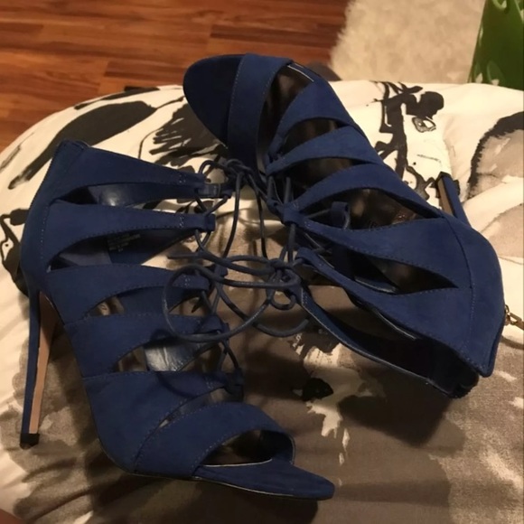 Blue fabric heels - Picture 2 of 3