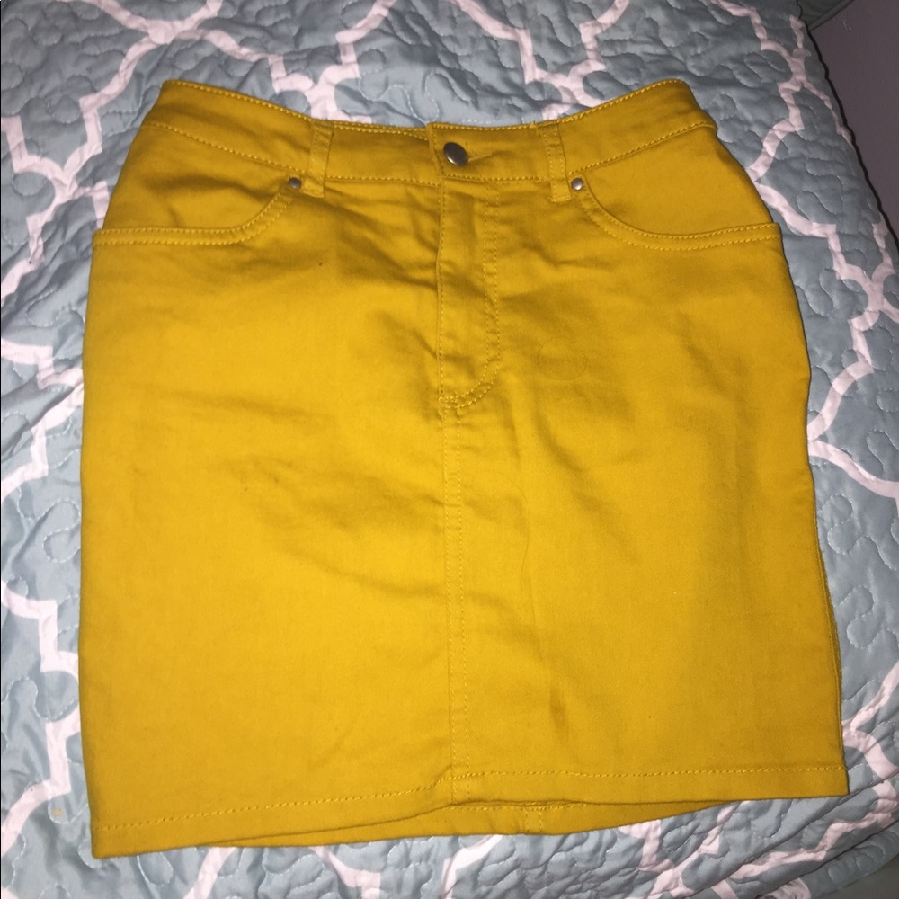 H&m mustard yellow skirt