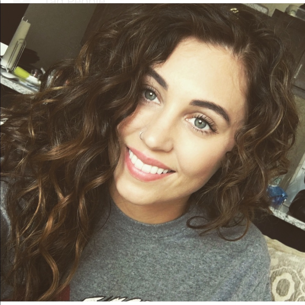 Meet your Posher, Courtney