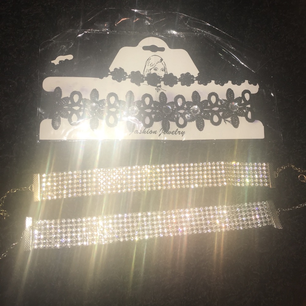 Chokers set