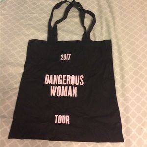 Ariana Grande DWT merch :))