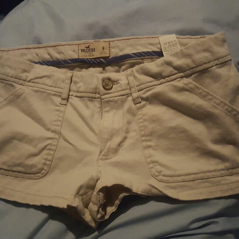 hollister khaki shorts