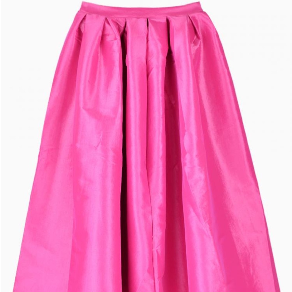 🌺SUCH AN ADORABLE BALL SKIRT!🌺