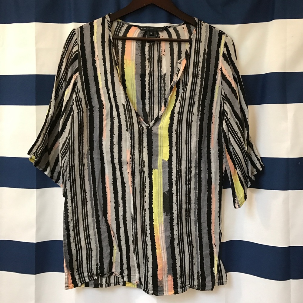 ☀️ Marc by Marc Jacobs V Neck Blouse Size XS ☀️