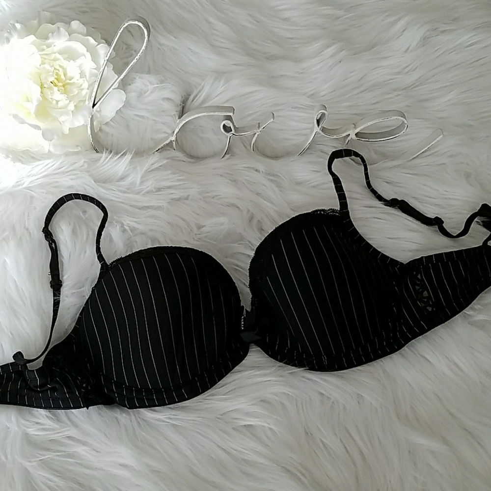 Black pinstriped diamond embellished Bra