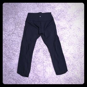 Lululemon lazer cut black crops!