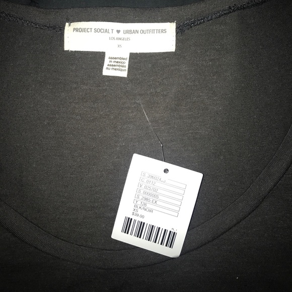 NWT cold shoulder top - Picture 2 of 2