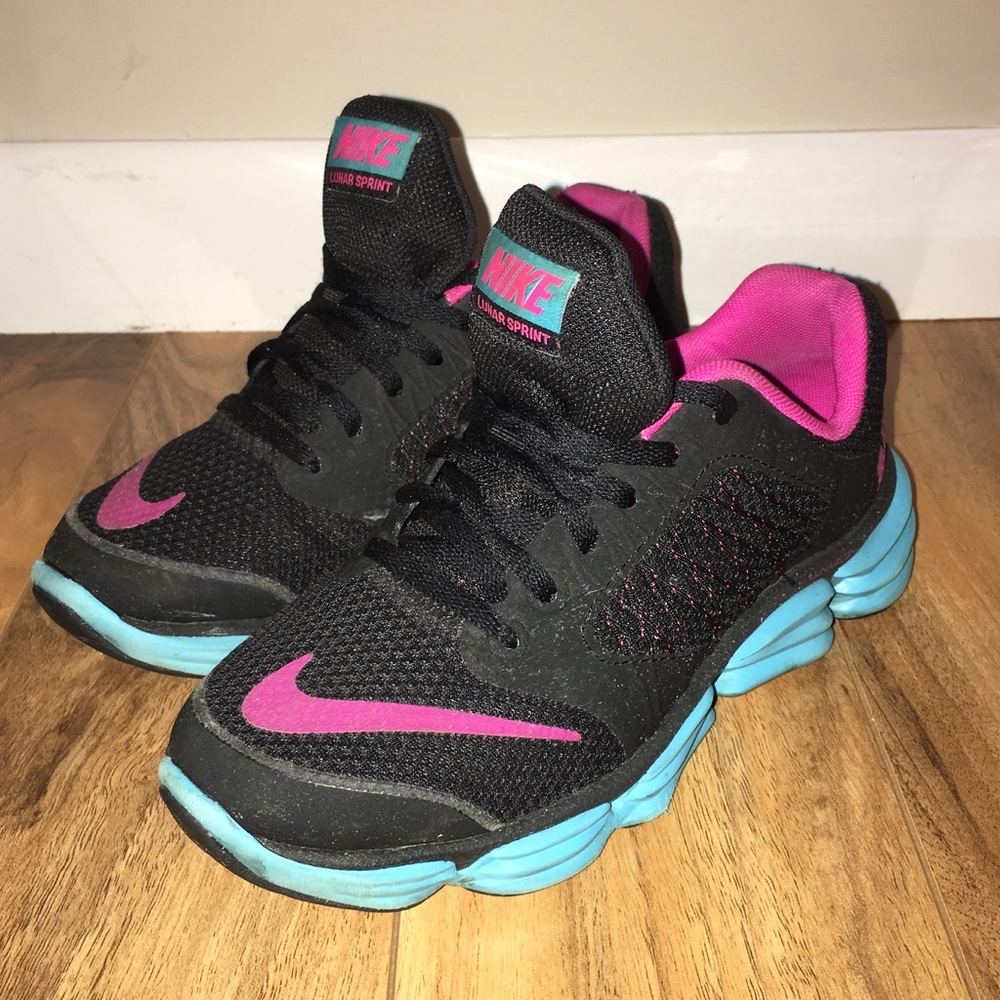 NIKE SHOES