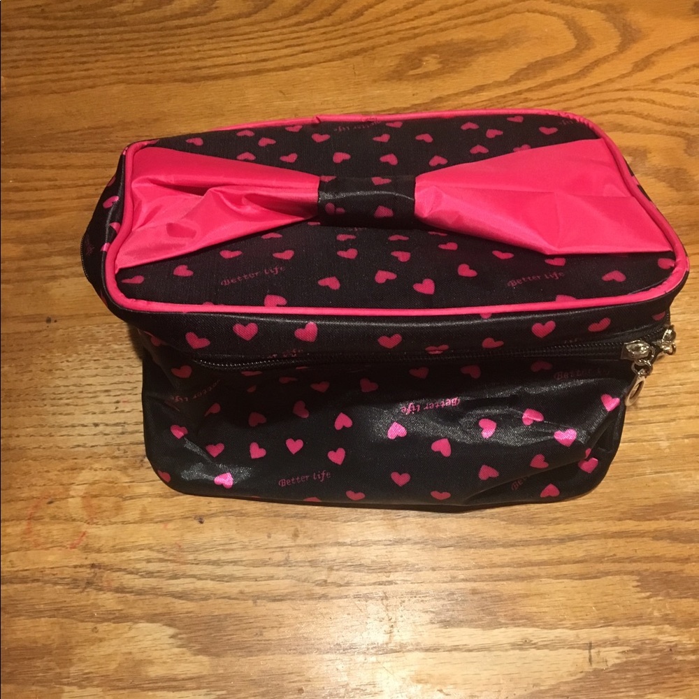 Very Pretty Makeup case or for Jewlery