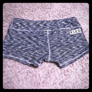 Black and white FLEO shorts ❤️