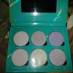 Okalan moonlight palette