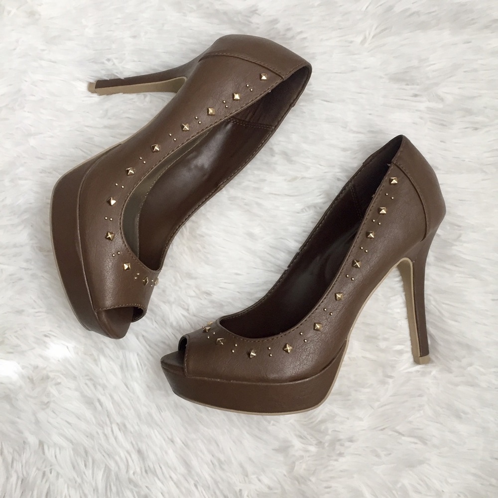 💥4/$25💥 Faux Leather Brown Studded Fioni Heels