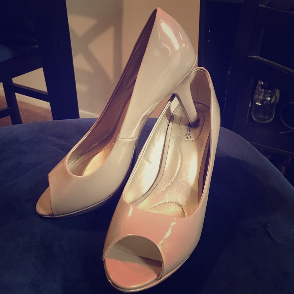 Size 9 nude peep toe heels