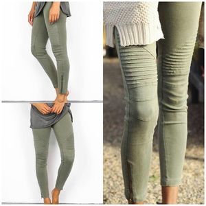 🔥NEW!🔥Vici piper moto skinny jeans in olive