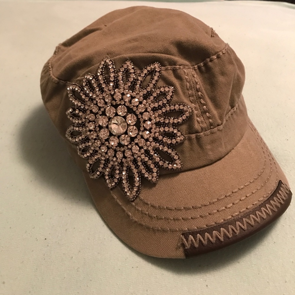Women's Olive & Qique designer hat