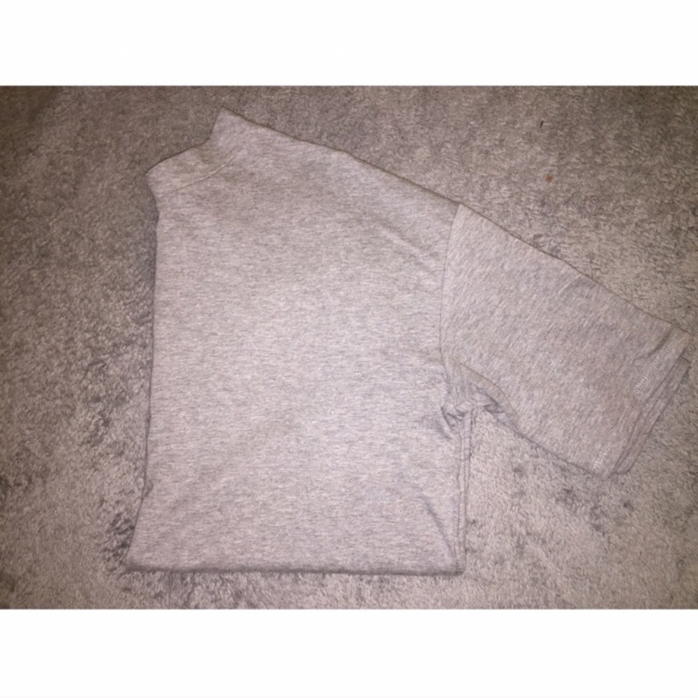 ✖️ SOLD ✖️ Zara • Shirt Bundle (2)