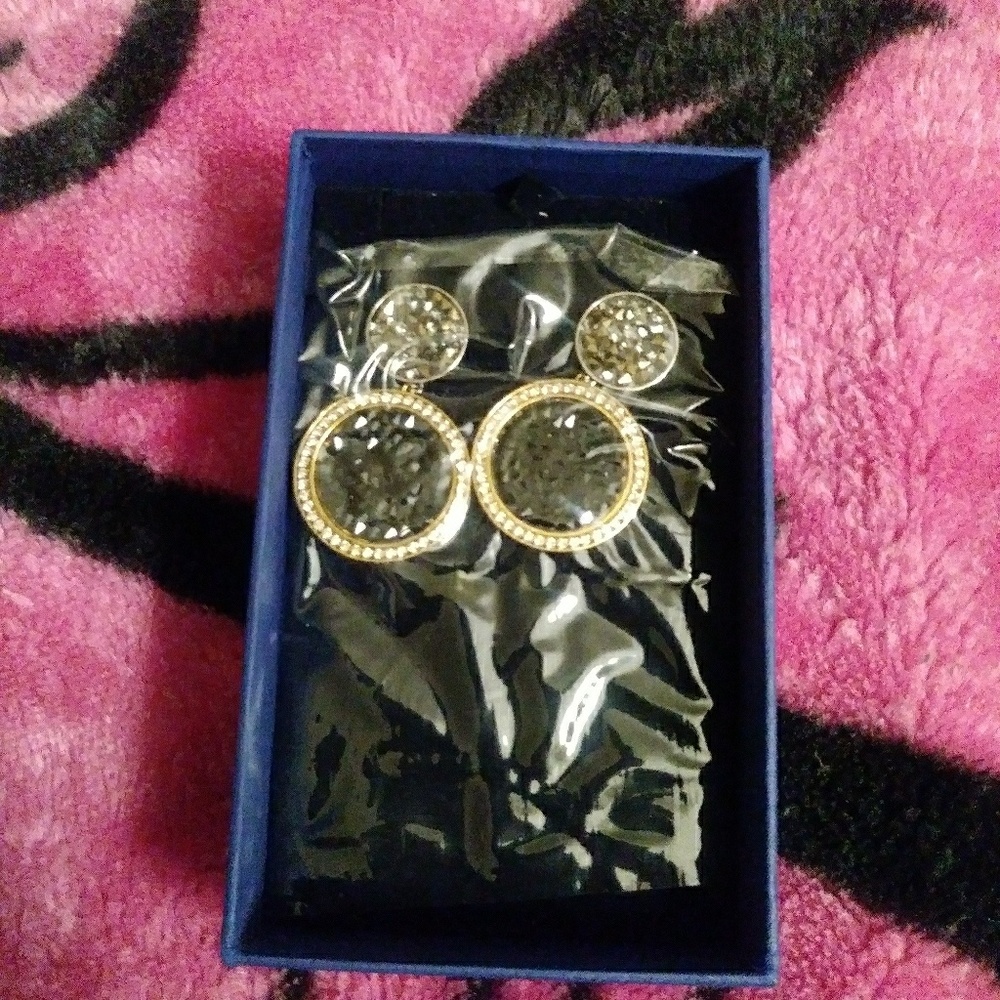 Swarovski Gold pendant stud earings