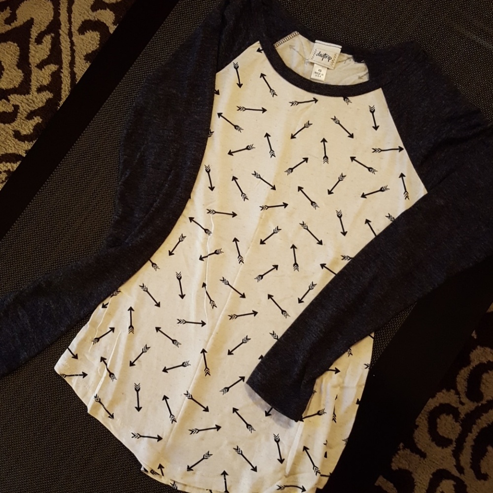 Day trip long sleeve tee.