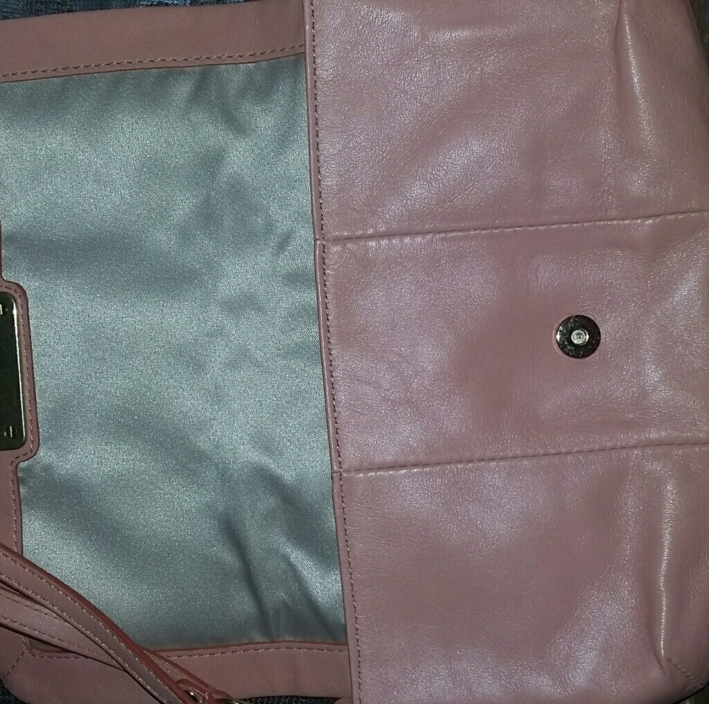 Peach Coach - Picture 2 of 4