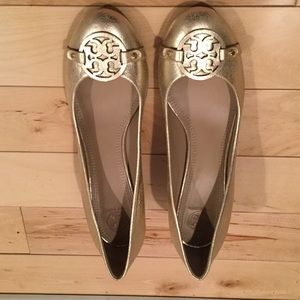 Like new Tory Burch! ✔️