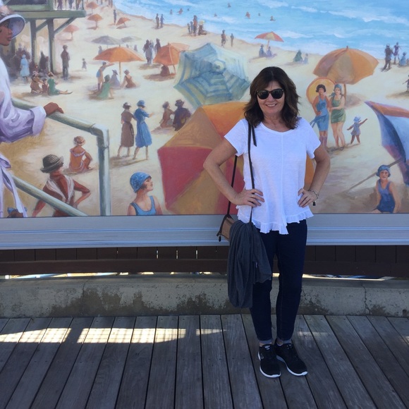 Meet your Posher, Lynn - Picture 2 of 4