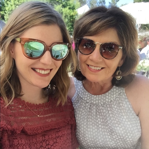 Meet your Posher, Lynn - Picture 3 of 4