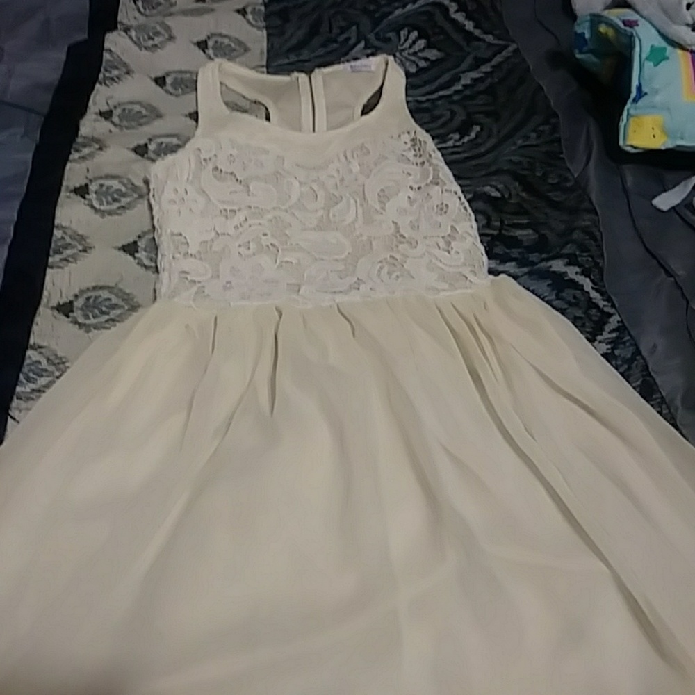 Sweetheart Neckline Lace Dress