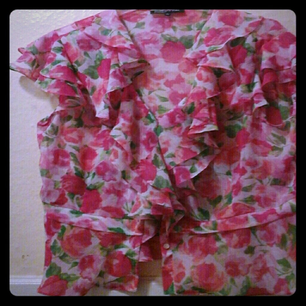 Ladies ruffled shirt