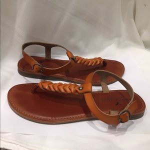 *WORN ONLY A FEW TIMES*Cute American eagle sandals