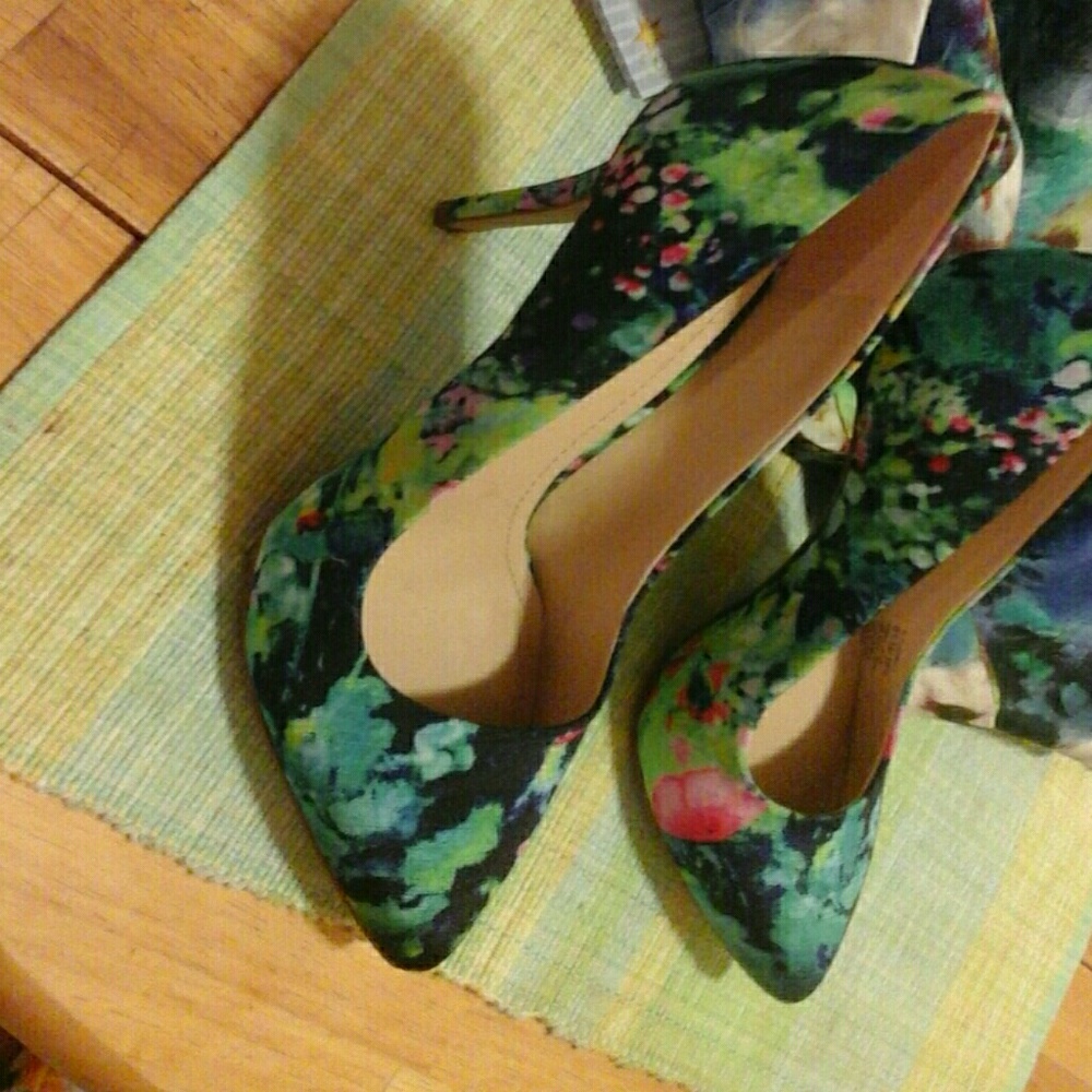 Ladies  shoes 3.5 inches