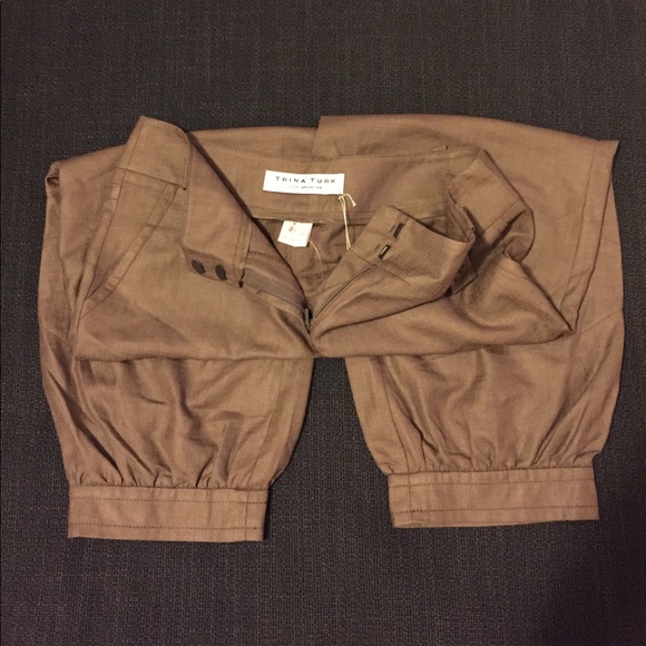 NWT Trina Turk cropped brown pants in size 0. - Picture 3 of 4