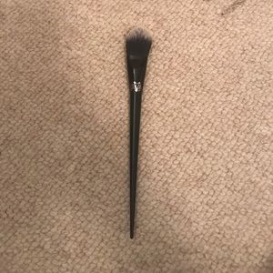 Kay Von d #25 brush
