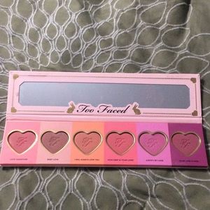 Too faced Love Flush Blush palette