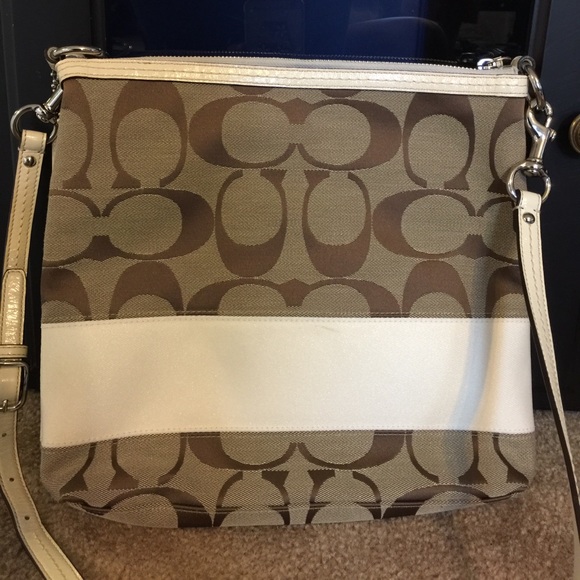 Coach Crossbody Bag - Picture 3 of 5
