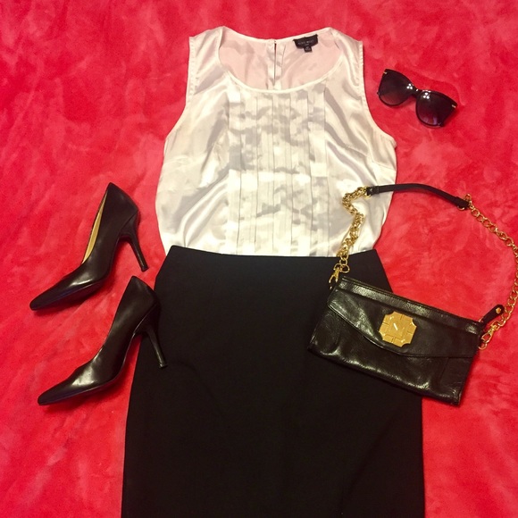 Nine West Tops - Nine West Silky Business Top Size 4P/Small