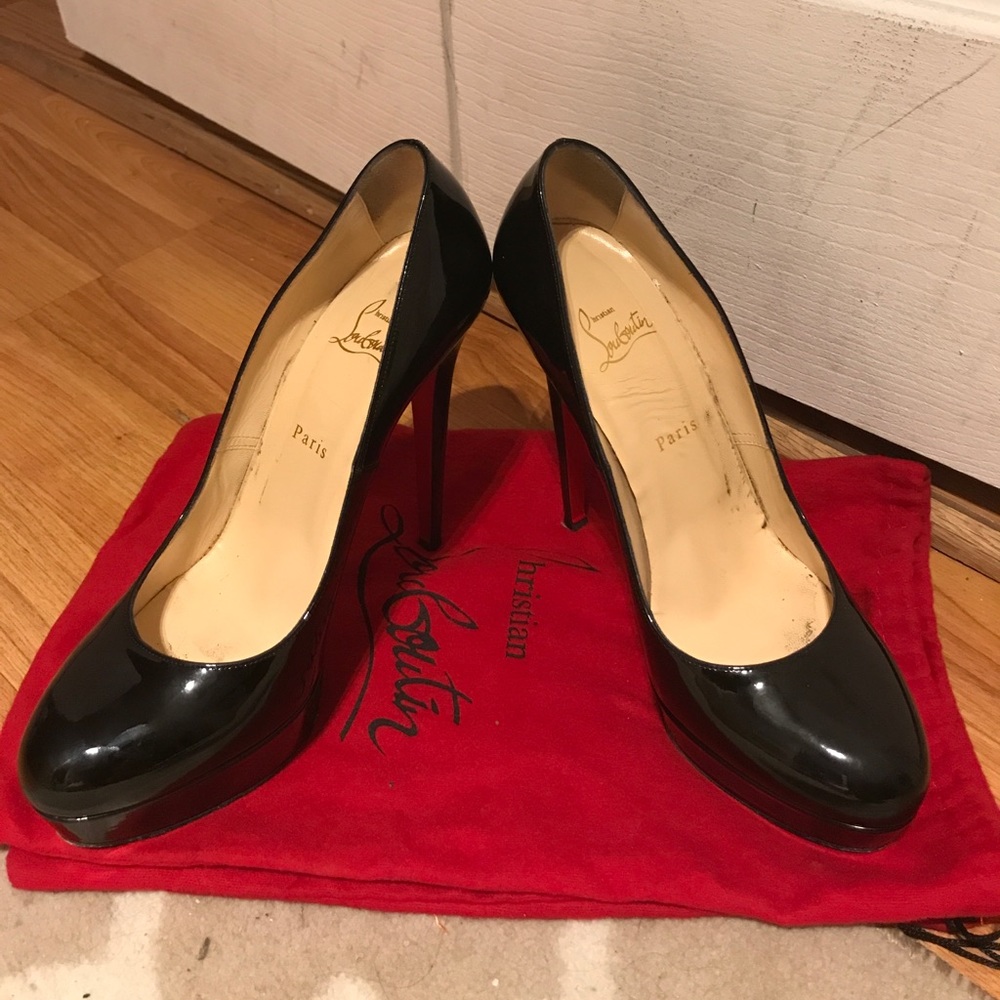 LIKE BRAND NEW CL PUMPS Euro Size 41 👠AUTHENTIC!!