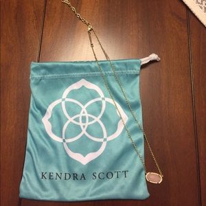 Kendra Scott necklace