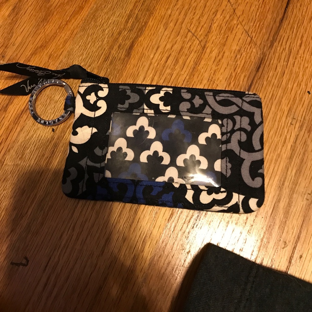 iD holder