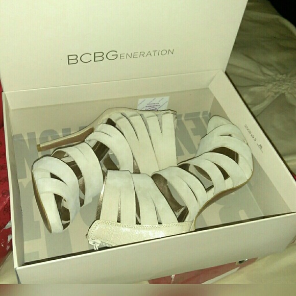 BCBG BEAUTIES - Picture 4 of 4