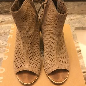 Toms Majorca peep toe bootie
