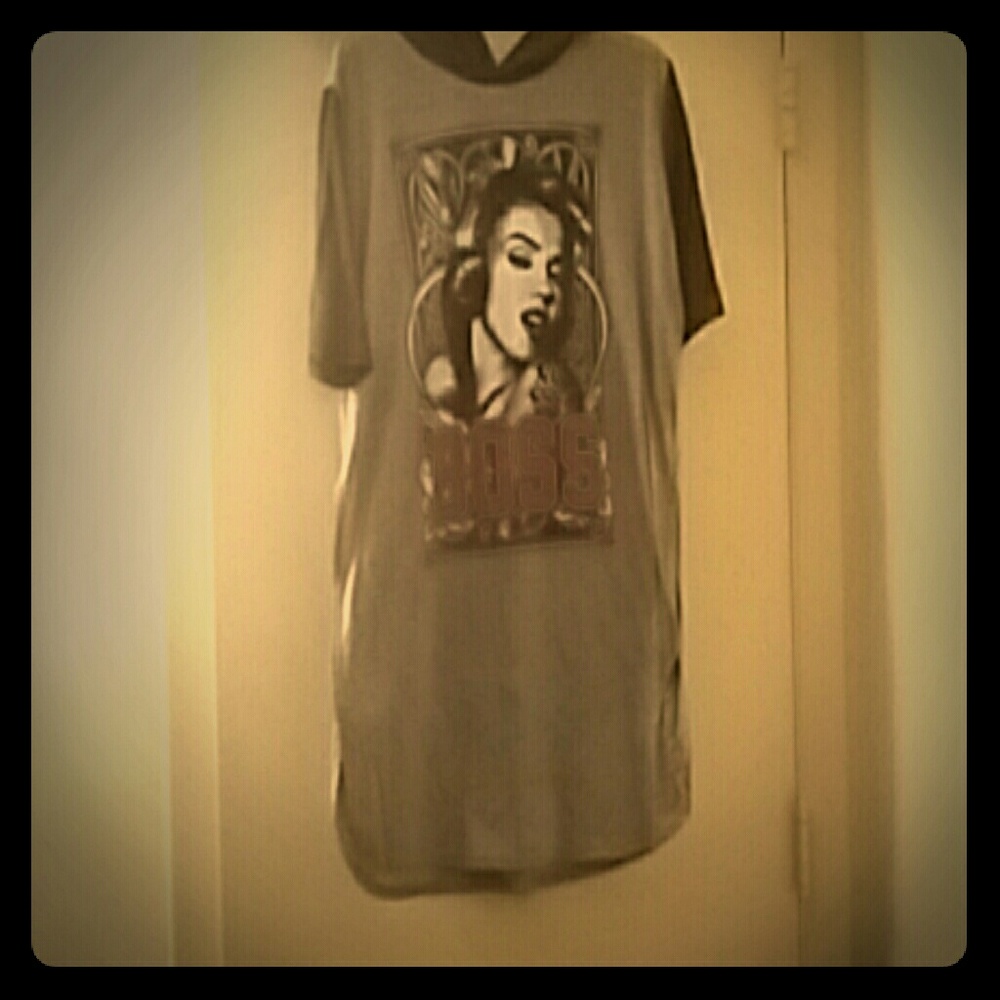 Shirt/ hoodie