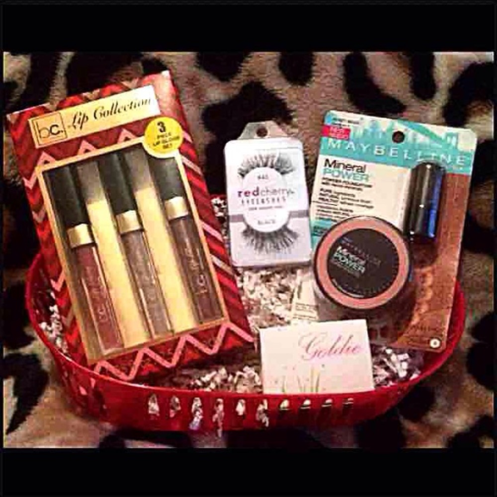 💟4 piece beauty gift set!