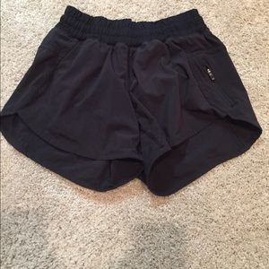 Lululemon shorts size 4