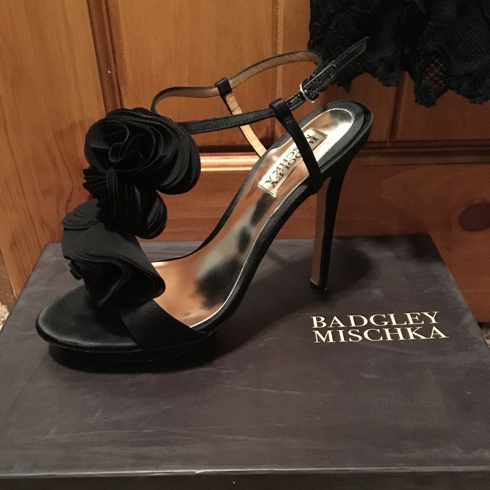 Classy Badgley Mischka high heel