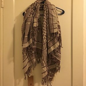 NWT purple and cream scarf