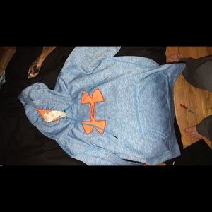 UNDERARMOUR SWEATSHIRT