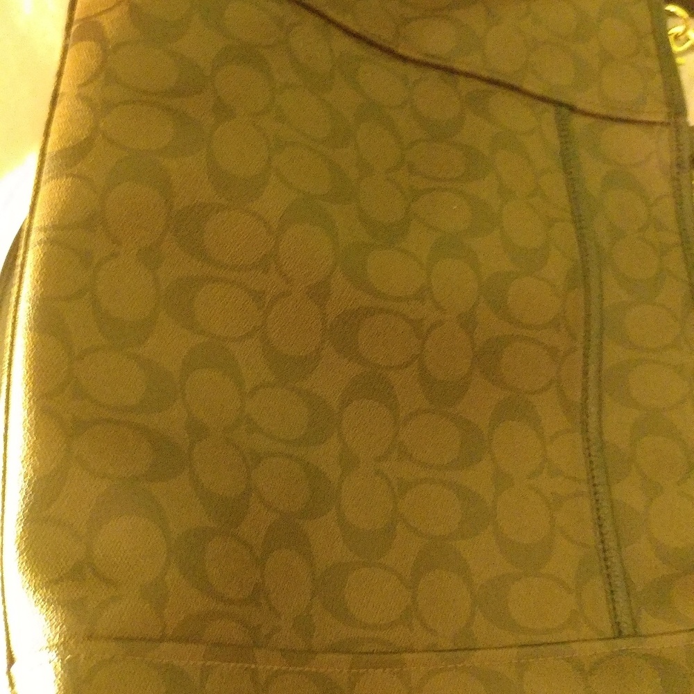Beautiful Coach Handbag - Picture 3 of 6
