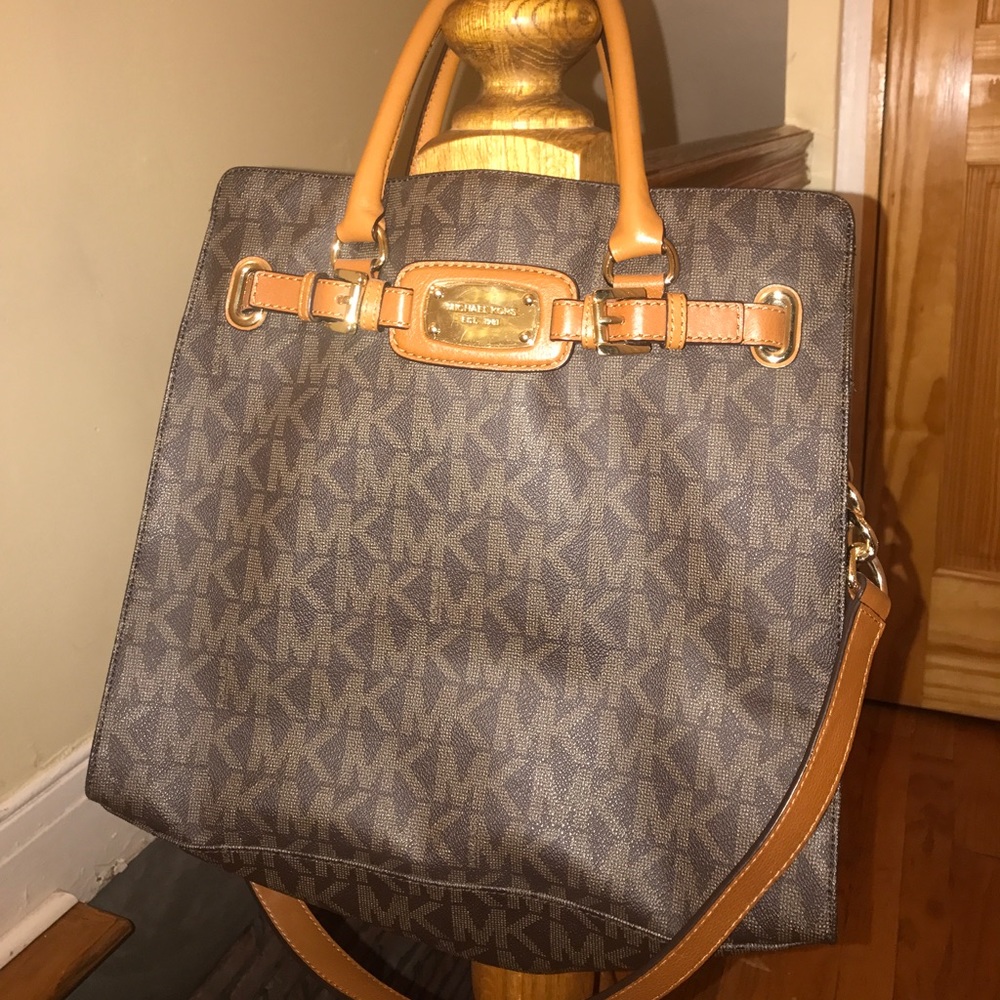 Micheal Kors bag
