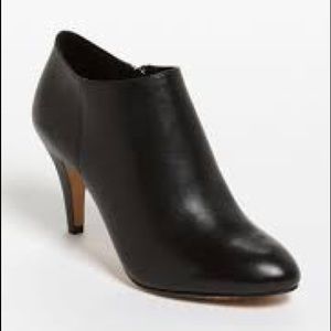 New! 🎉 Vince Camuto Vive bootie black size 8